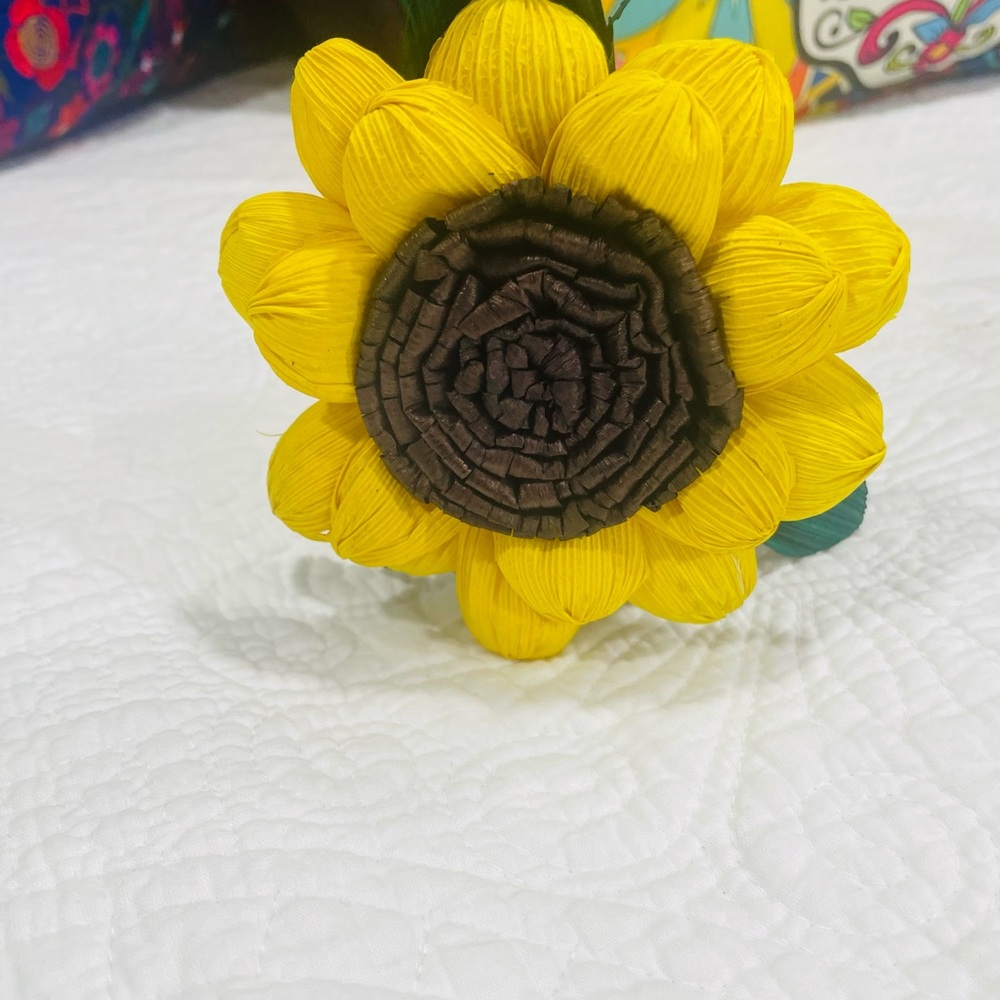 Mexican Corn Husk Flowers. $10.00 - Picture 2 of 12